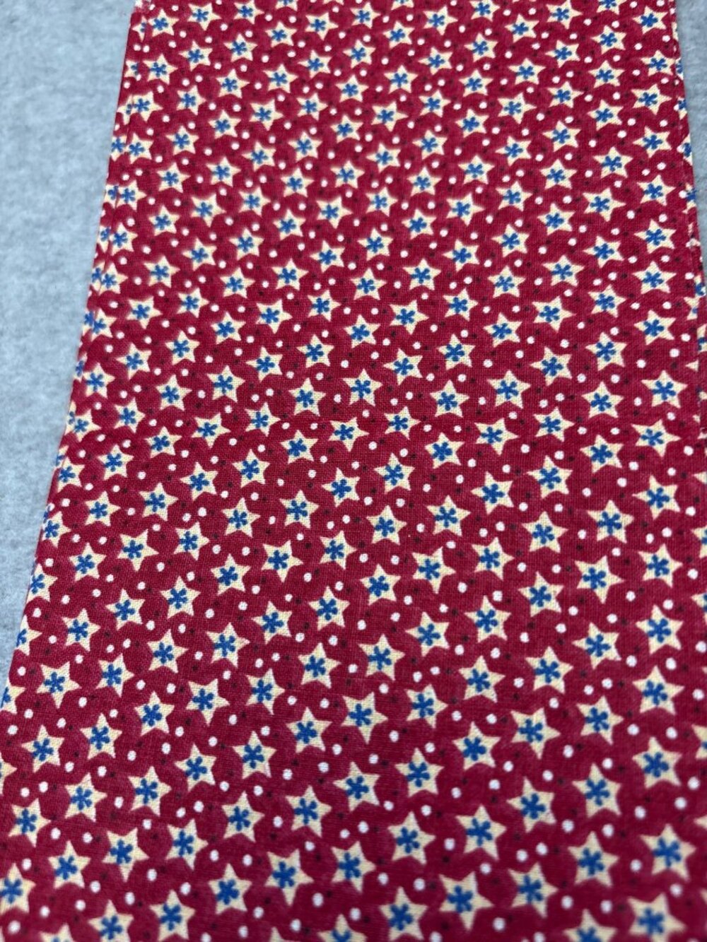 Red Floral Cotton Fabric 1/4 yard x 44" Quilting Sewing Craft Vtg - Picture 5 of 8